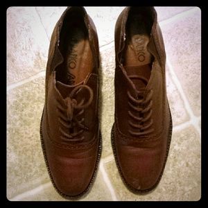 Franco Sarto size 7 brown leather shoes